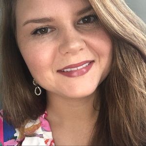 Meet your Posher, Olivia